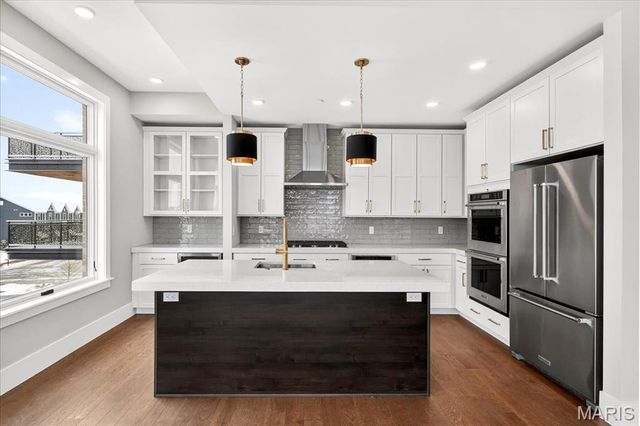 16460 Wildhorse Lake Boulevard 303, Chesterfield, MO 63017