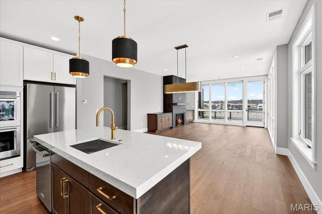 16460 Wildhorse Lake Boulevard 303, Chesterfield, MO 63017