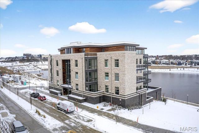 16460 Wildhorse Lake Boulevard 303, Chesterfield, MO 63017