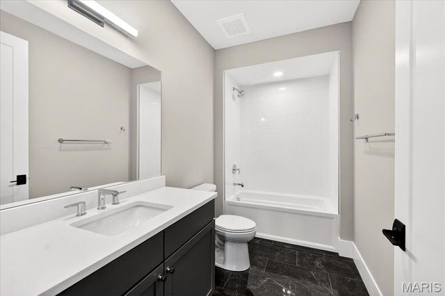 16460 Wildhorse Lake Boulevard 303, Chesterfield, MO 63017