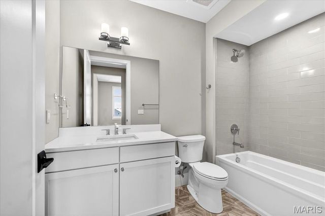 16460 Wildhorse Lake Boulevard 303, Chesterfield, MO 63017