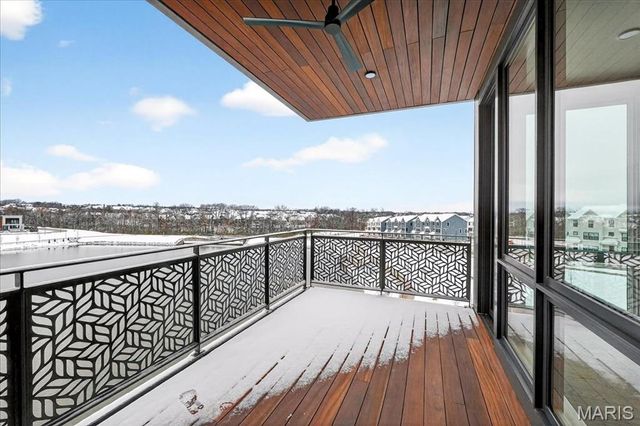 16460 Wildhorse Lake Boulevard 303, Chesterfield, MO 63017