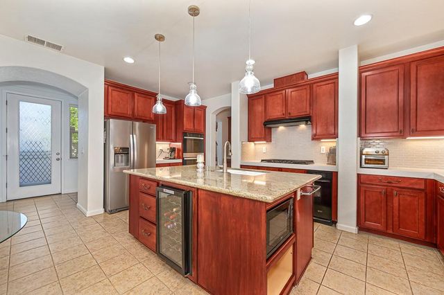 2364 Kinsella Way, Roseville, CA 95747