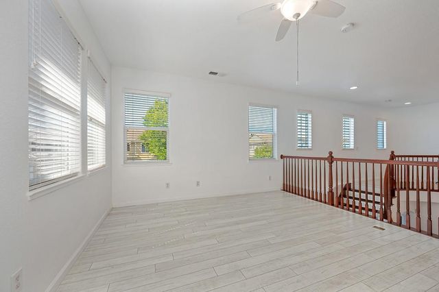 2364 Kinsella Way, Roseville, CA 95747