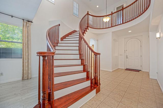2364 Kinsella Way, Roseville, CA 95747