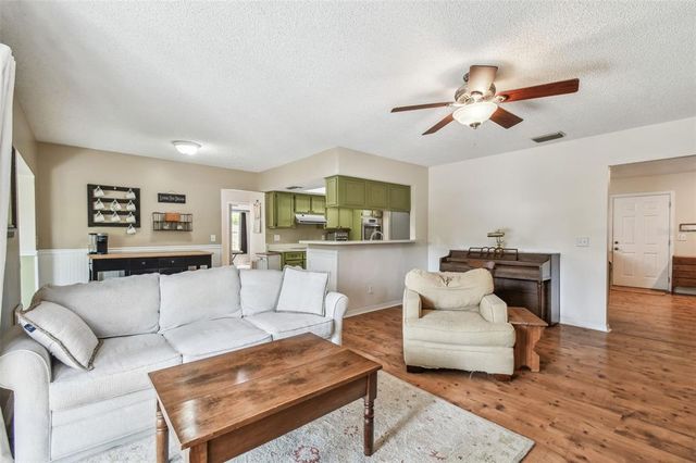 9710 CYPRESS POND AVENUE, Tampa, FL 33647