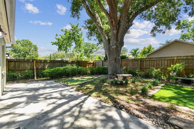 9710 CYPRESS POND AVENUE, Tampa, FL 33647