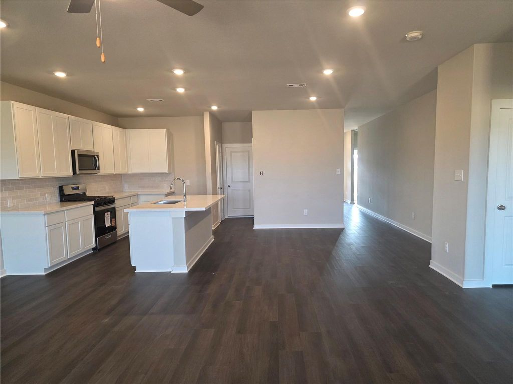 Image 7 of property listing at 5318 Buffalo Grass Lane, Richmond, TX 77469