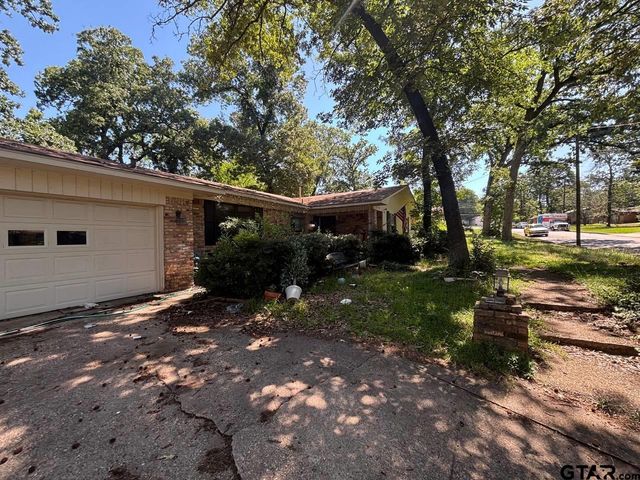 3318 Timberlane Dr, Tyler, TX 75701