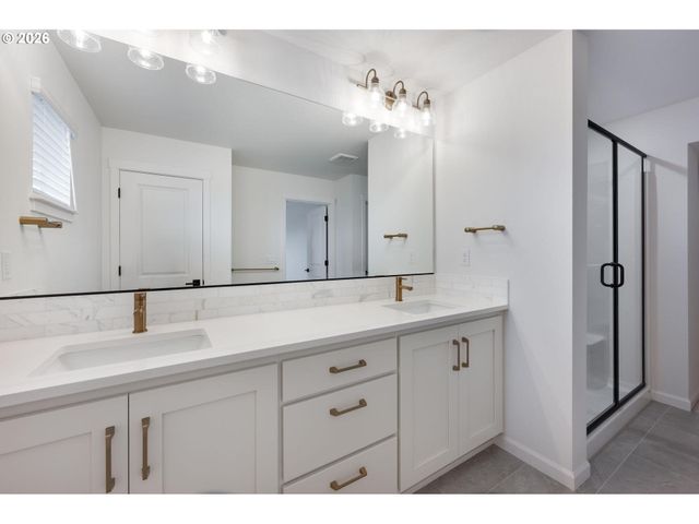912 ROSEBUD Ct, Forest Grove, OR 97116