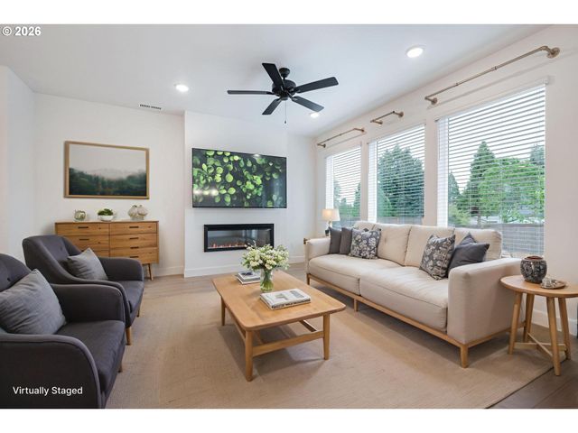 912 ROSEBUD Ct, Forest Grove, OR 97116