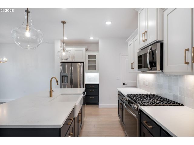 912 ROSEBUD Ct, Forest Grove, OR 97116
