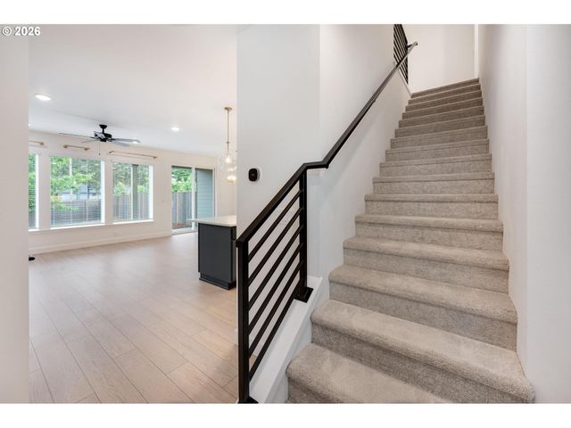912 ROSEBUD Ct, Forest Grove, OR 97116