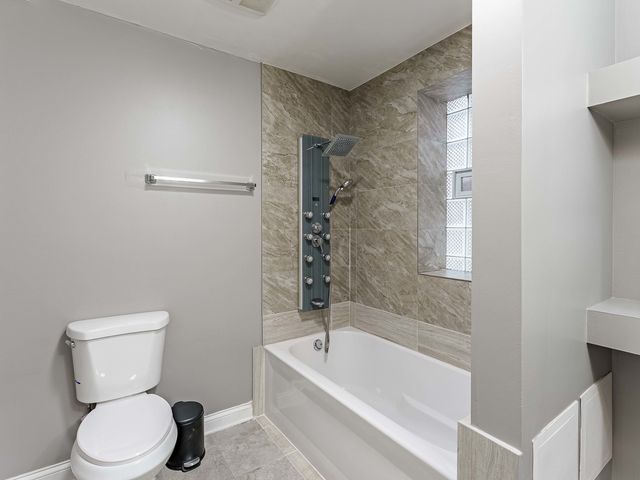 555 N Lawler Avenue G, Chicago, IL 60644