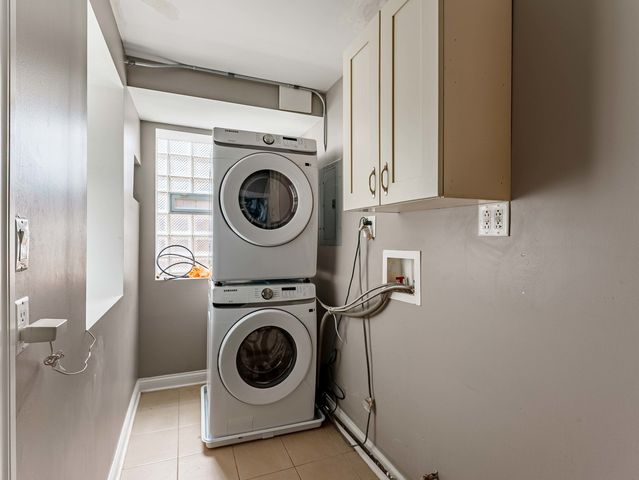 555 N Lawler Avenue G, Chicago, IL 60644