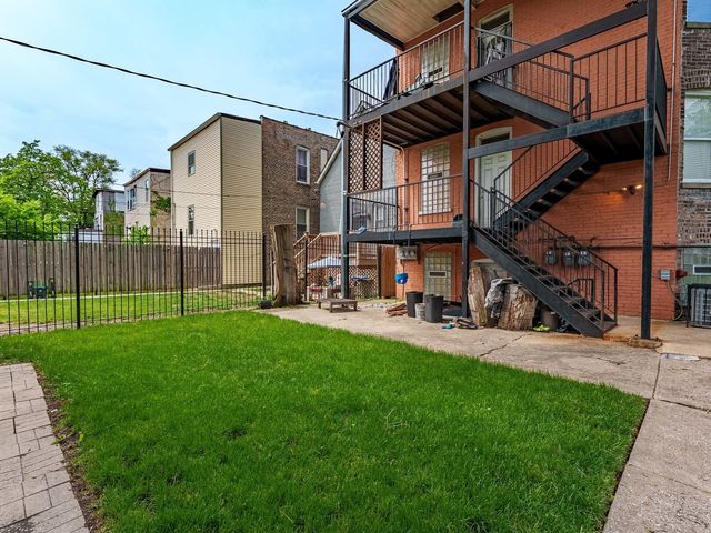 555 N Lawler Avenue G, Chicago, IL 60644