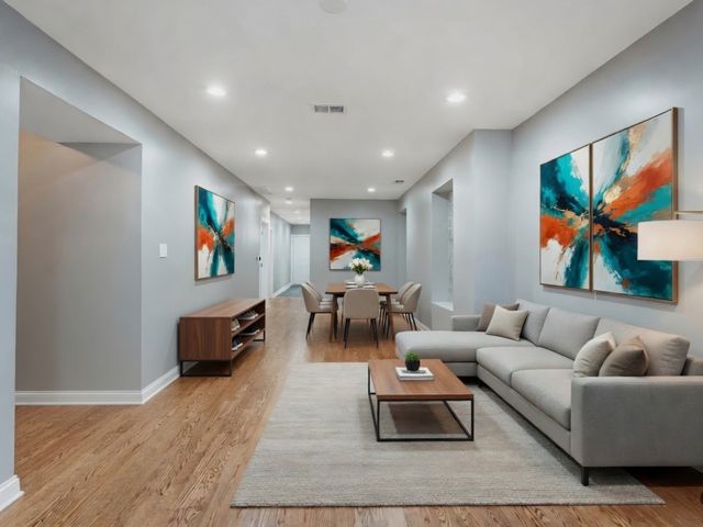 555 N Lawler Avenue G, Chicago, IL 60644