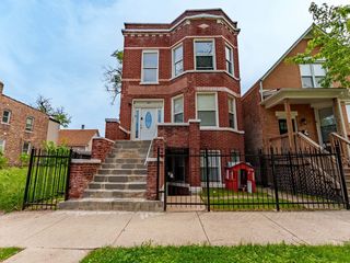 555 N Lawler Avenue G, Chicago, IL 60644