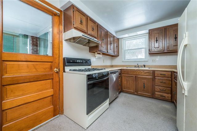 3340 Recker Dr, Baldwin Boro, PA 15227