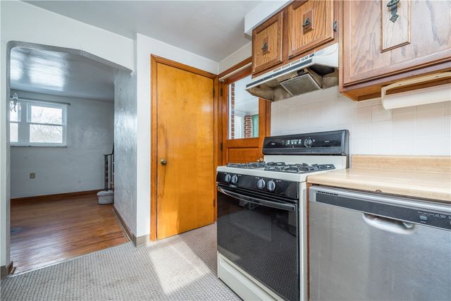 3340 Recker Dr, Baldwin Boro, PA 15227