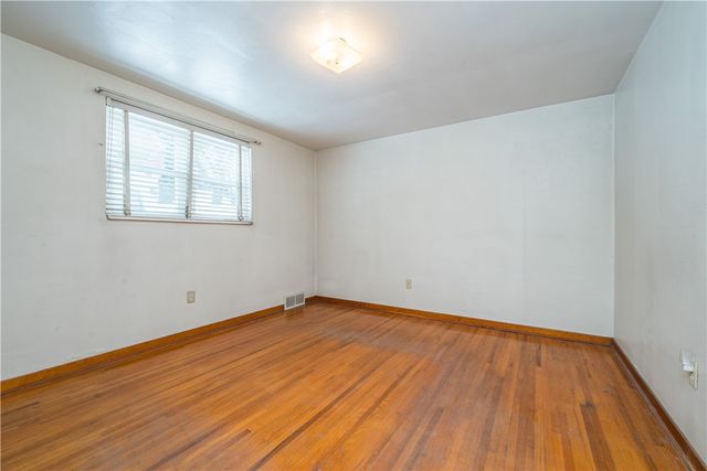 3340 Recker Dr, Baldwin Boro, PA 15227