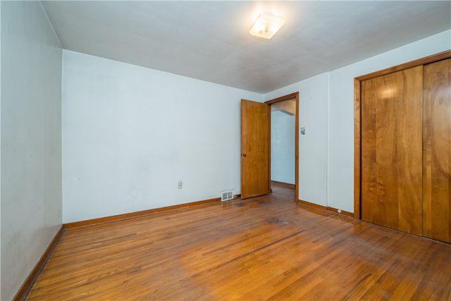 3340 Recker Dr, Baldwin Boro, PA 15227