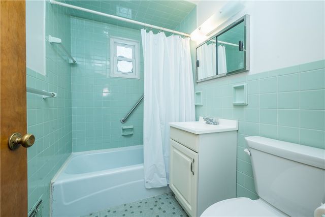 3340 Recker Dr, Baldwin Boro, PA 15227