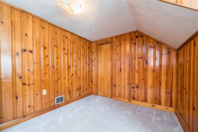 3340 Recker Dr, Baldwin Boro, PA 15227