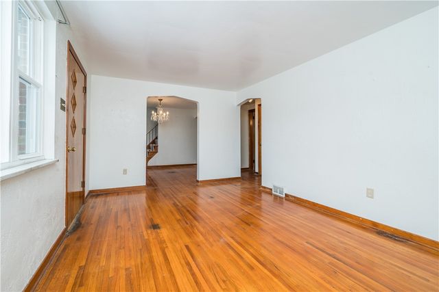 3340 Recker Dr, Baldwin Boro, PA 15227