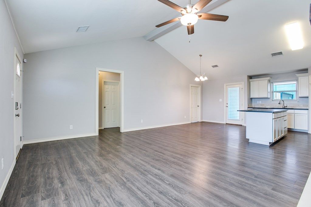 Image 8 of property listing at 8370 Puma Court, San Angelo, TX 76901