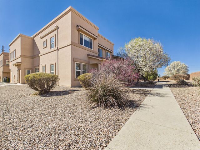 4359 San Benito B, Santa Fe, NM 87507