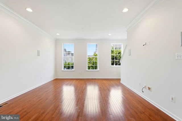 42817 PAMPLIN TER, Chantilly, VA 20152