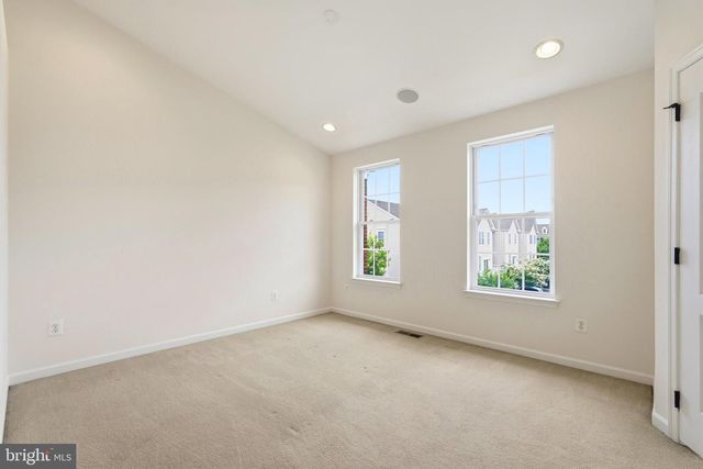 42817 PAMPLIN TER, Chantilly, VA 20152