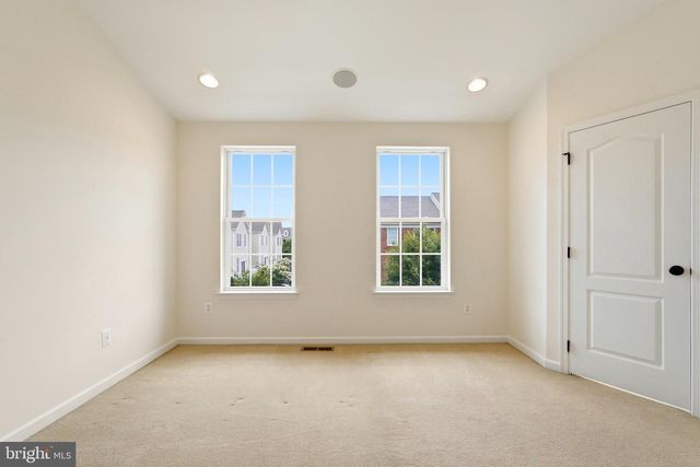 42817 PAMPLIN TER, Chantilly, VA 20152