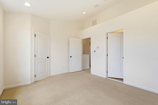 42817 PAMPLIN TER, Chantilly, VA 20152