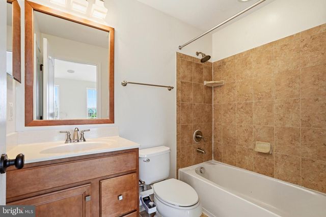 42817 PAMPLIN TER, Chantilly, VA 20152