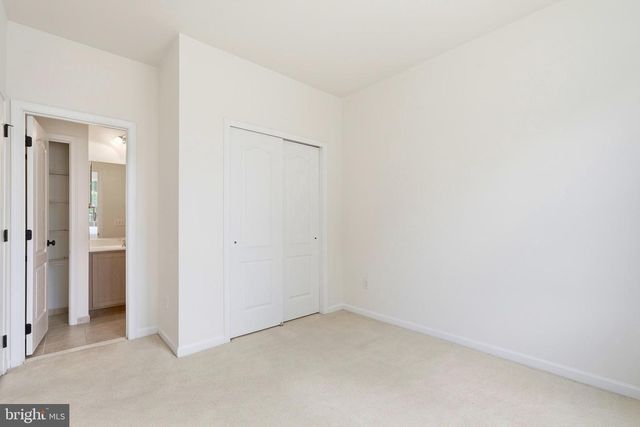 42817 PAMPLIN TER, Chantilly, VA 20152
