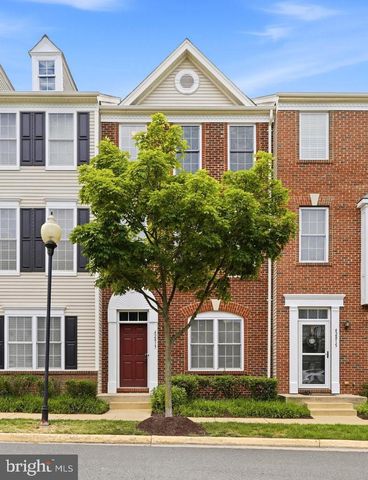 42817 PAMPLIN TER, Chantilly, VA 20152
