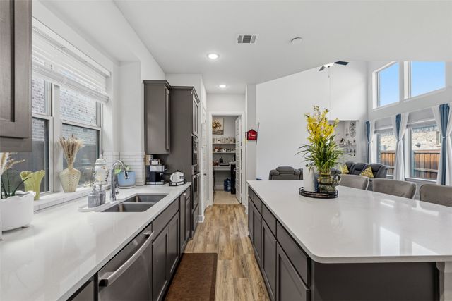 4430 English Maple Drive, Arlington, TX 76005