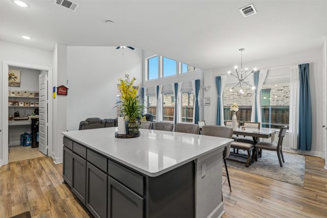 4430 English Maple Drive, Arlington, TX 76005