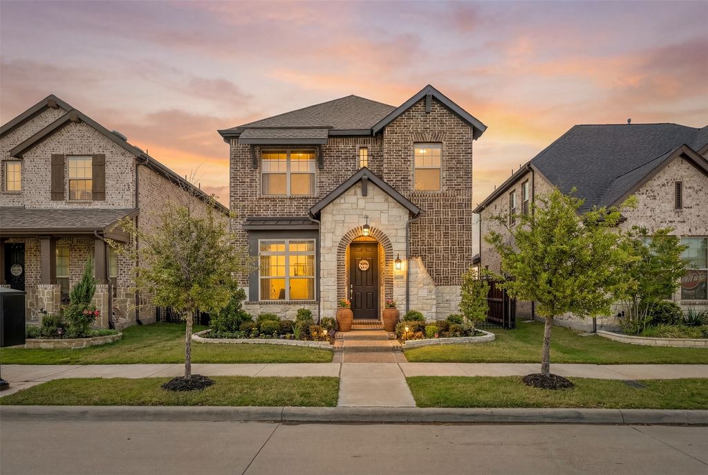 4430 English Maple Drive, Arlington, TX 76005