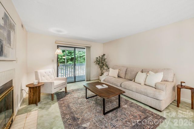 2604 Vineyard Boulevard, Asheville, NC 28805