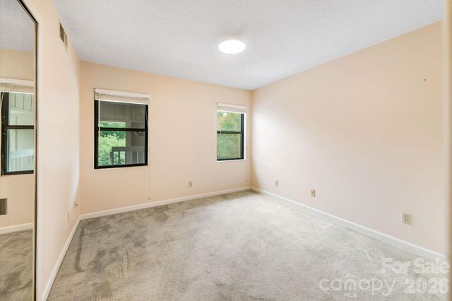 2604 Vineyard Boulevard, Asheville, NC 28805