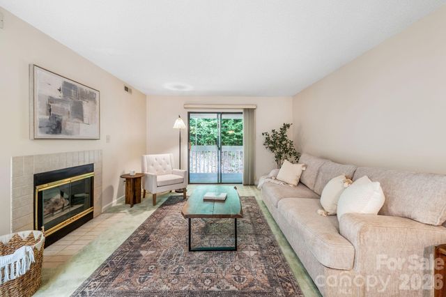 2604 Vineyard Boulevard, Asheville, NC 28805