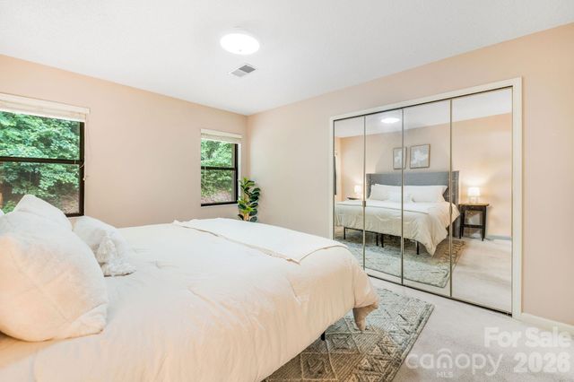2604 Vineyard Boulevard, Asheville, NC 28805