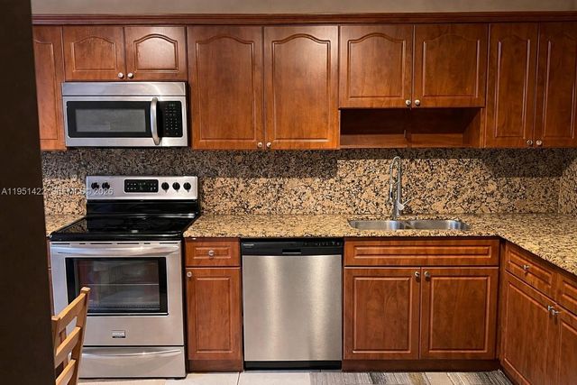 1210 NW 99th Ave 66, Pembroke Pines, FL 33024