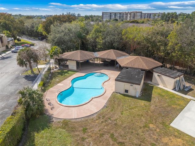 1210 NW 99th Ave 66, Pembroke Pines, FL 33024