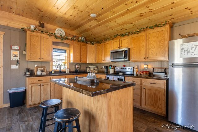 9648 Private Road 6543 Road, West Plains, MO 65775