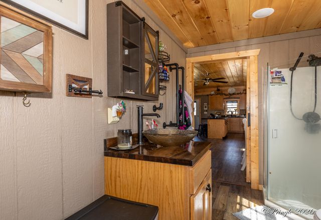 9648 Private Road 6543 Road, West Plains, MO 65775