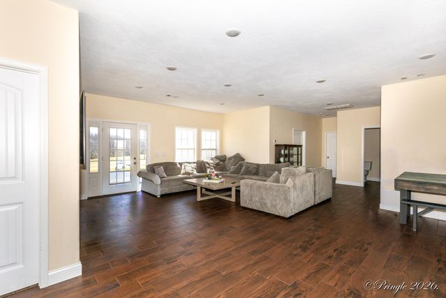 9648 Private Road 6543 Road, West Plains, MO 65775